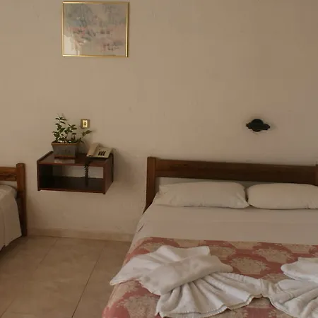 Hotel Roxani 3*