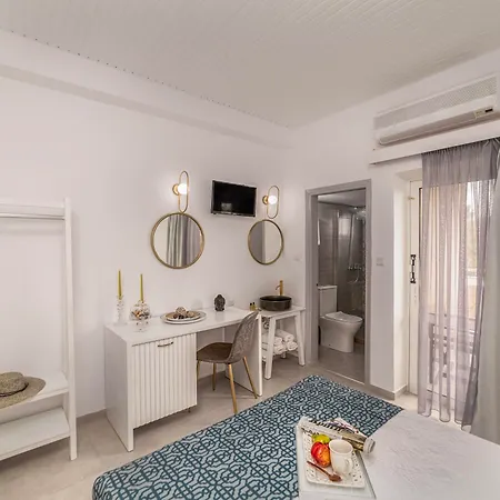 Roxani Hotel 3*