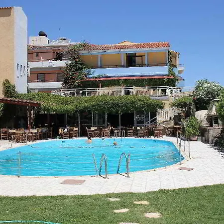 Roxani Hotel 3*