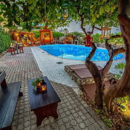 Hotel Roxani 3*