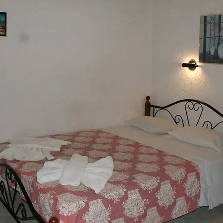 Hotel Roxani 3*