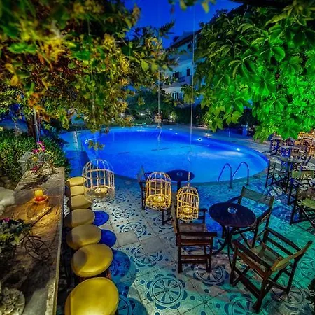 Roxani Hotel 3*