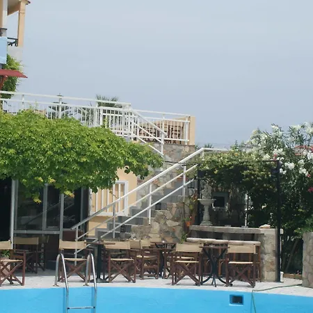 Roxani 3*